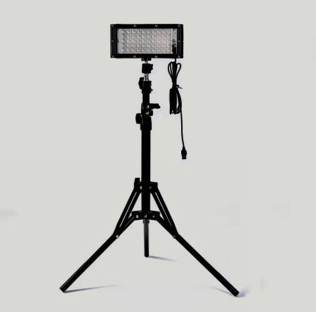 Led světlo na stojanu Cena za 1-2 dny: 150 Kč